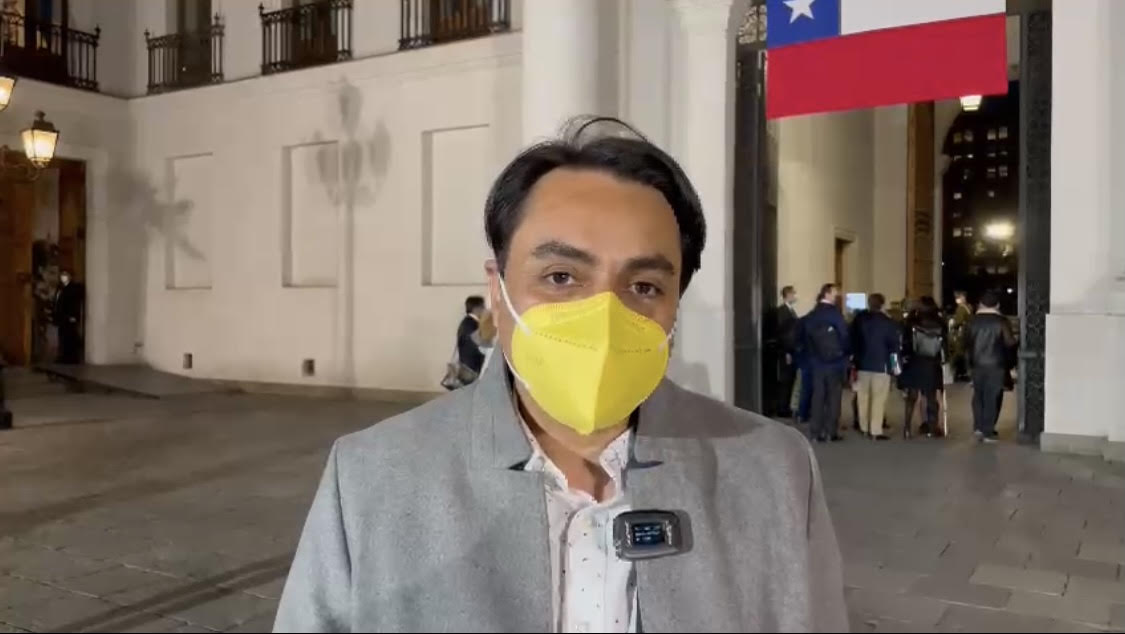 Gobernador en La Moneda.jpg